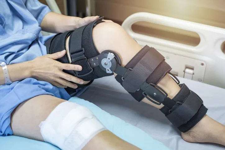 medical brace for fracture recovery